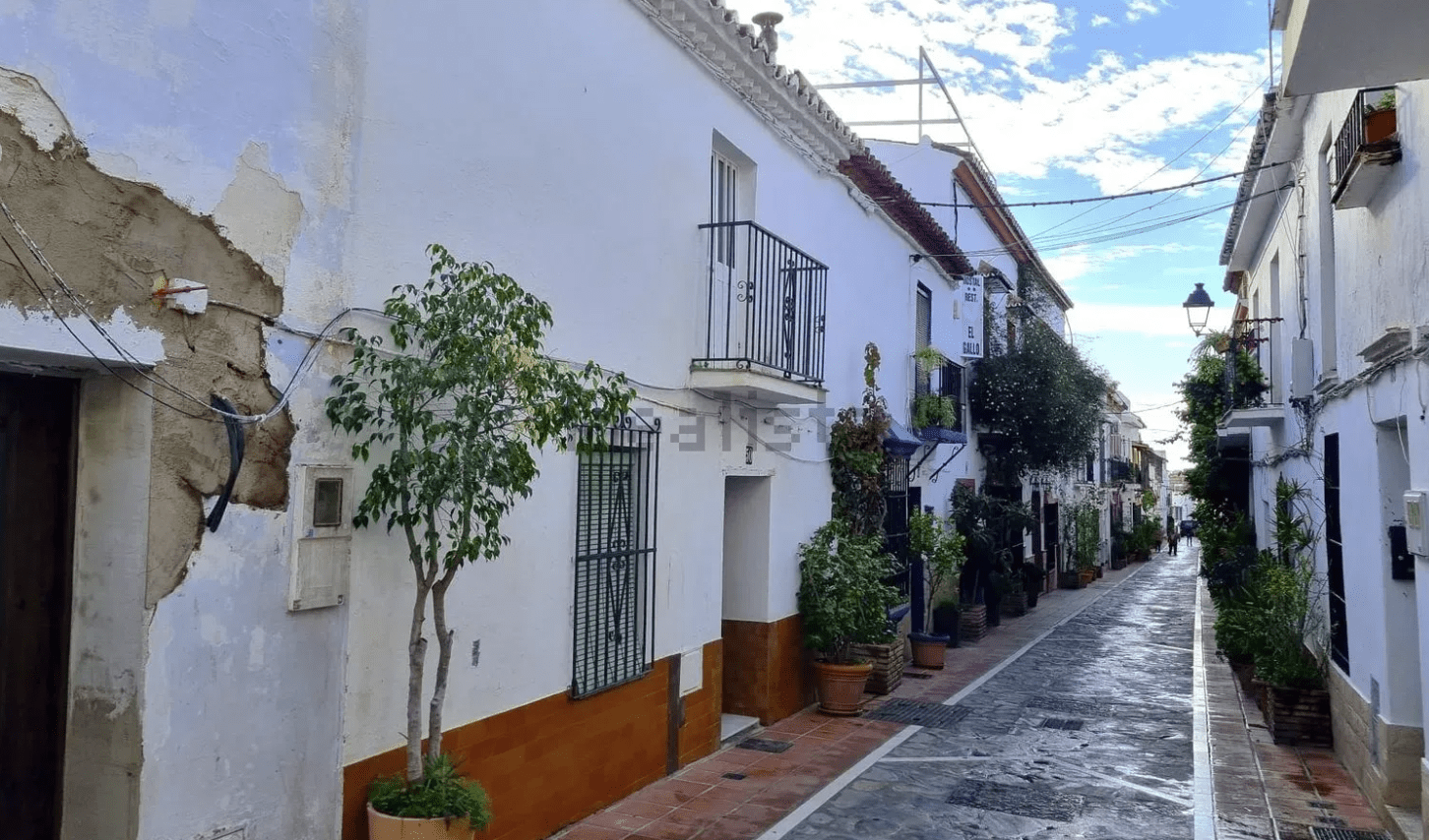 Chalet adosado en venta en el corazón de Marbella - Imagen 3